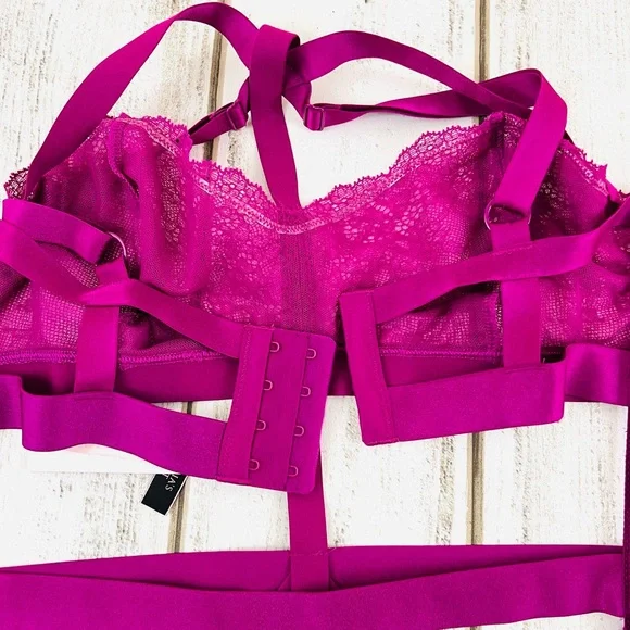 Victoria’s Secret Lace Strappy Bondage Teddy Bodysuit Lingerie Medium - Picture 10 of 12